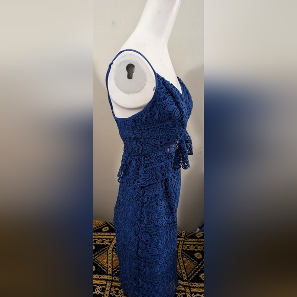 Guess| woman's | SZ 4 - Picture 2 of 6